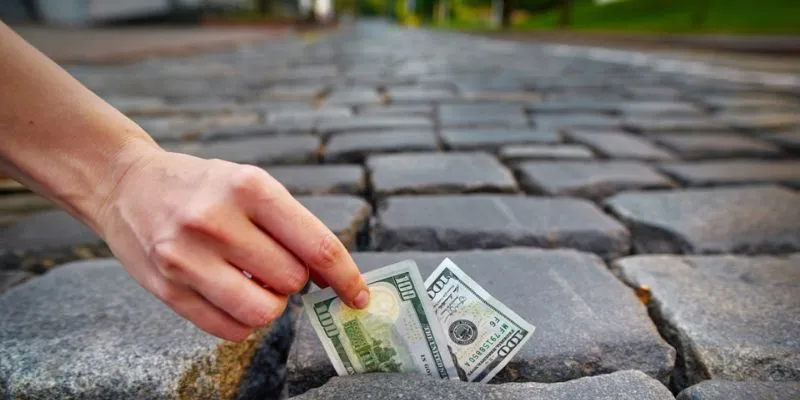 Khám phá ý nghĩa của những giấc mơ thấy lượm được tiền